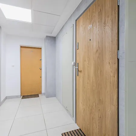 Superapart Inflancka 135 Warschau