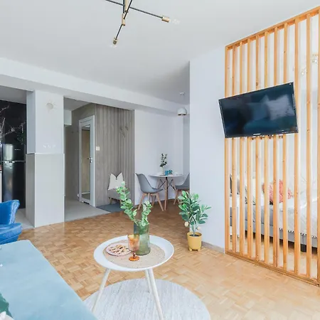 Superapart Inflancka 135 * ורשה
